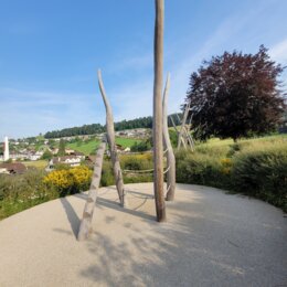 Spielplatz mit Holz